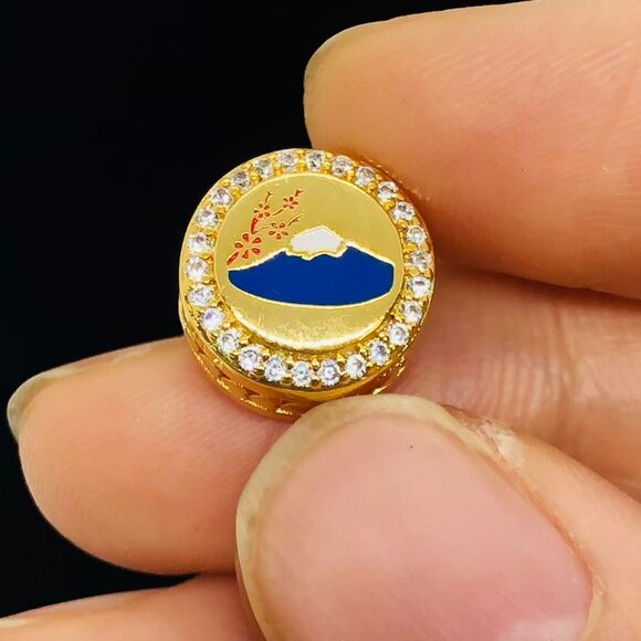 ✨🔥 Pandora Japan Exclusive Mount Fuji Travel Dangle Charm - Picture 1 of 4